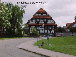 Bergstrasse im alten Ortsbereich Forchheim